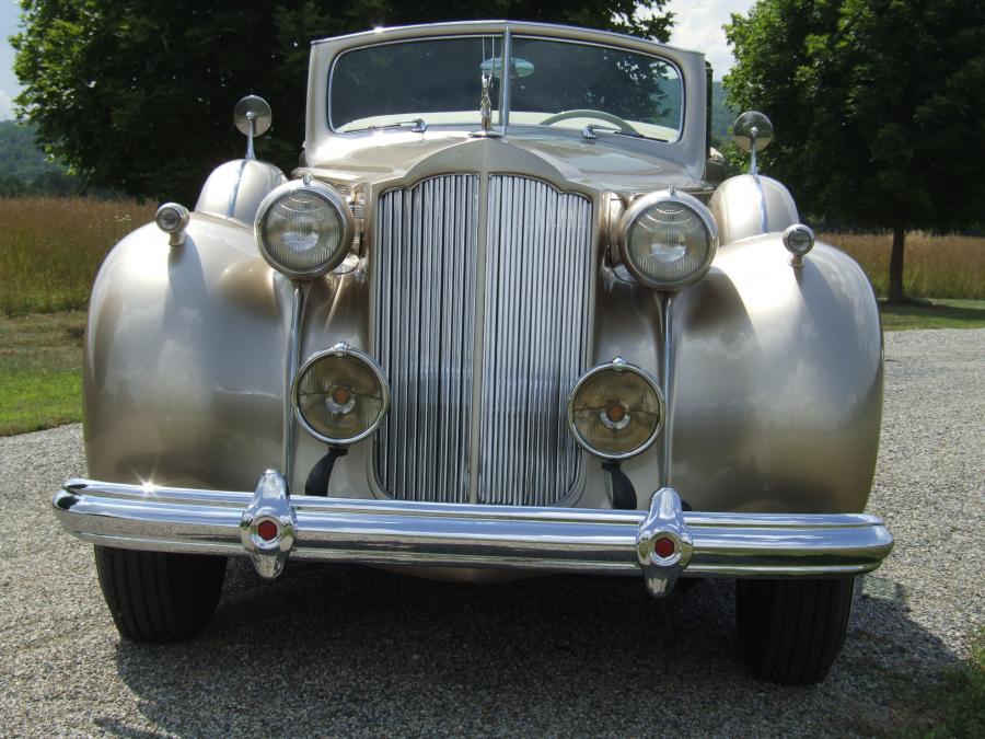  Packard Twelve Model 1608 Convertible Coupe 1938 года  (фото 7 из 9)